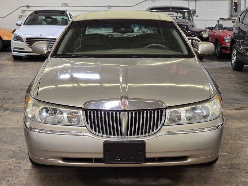 lincoln town car 2001 1LNHM81W21Y680426 image lincoln town car 2001 1LNHM81W21Y680426 image
